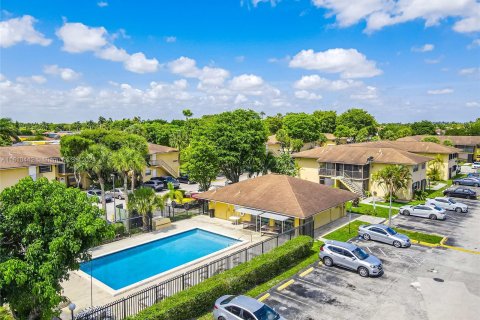 Copropriété à vendre à Miami, Floride: 2 chambres, 76.64 m2 № 1233104 - photo 16