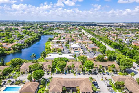 Condo in Miami, Florida, 2 bedrooms  № 1233104 - photo 22