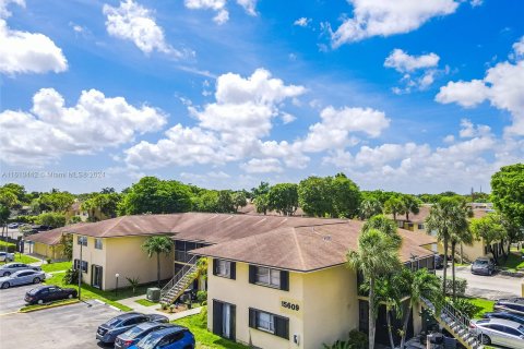 Condo in Miami, Florida, 2 bedrooms  № 1233104 - photo 14