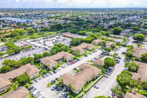 Condo in Miami, Florida, 2 bedrooms  № 1233104 - photo 27