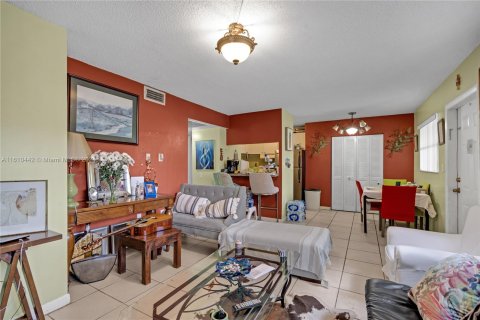 Copropriété à vendre à Miami, Floride: 2 chambres, 76.64 m2 № 1233104 - photo 5