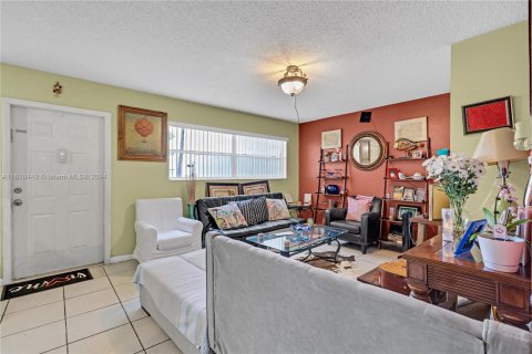 Condo in Miami, Florida, 2 bedrooms  № 1233104 - photo 6