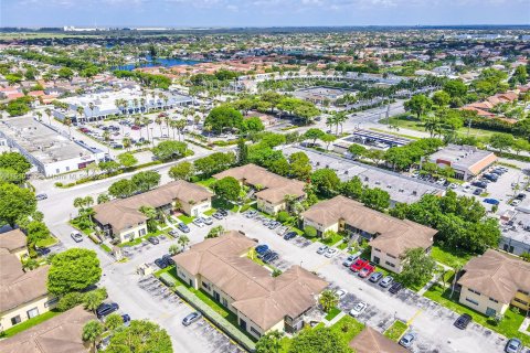 Condo in Miami, Florida, 2 bedrooms  № 1233104 - photo 25