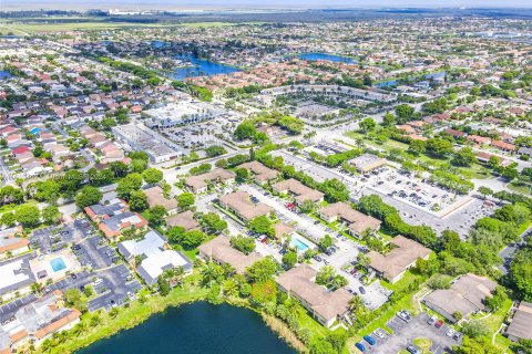 Condo in Miami, Florida, 2 bedrooms  № 1233104 - photo 29