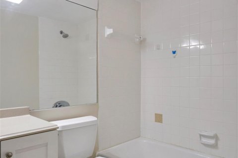 Condominio en venta en Pompano Beach, Florida, 2 dormitorios, 89.28 m2 № 1163224 - foto 19