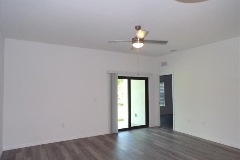 Dúplex en alquiler en Punta Gorda, Florida, 3 dormitorios, 116.13 m2 № 1140070 - foto 5