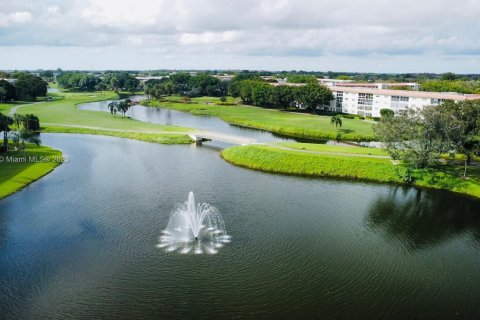 Copropriété à vendre à Coconut Creek, Floride: 2 chambres, 93.09 m2 № 858417 - photo 12