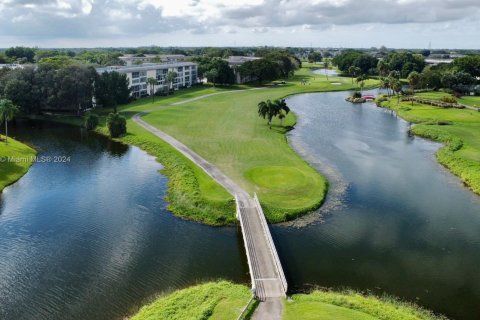 Condo in Coconut Creek, Florida, 2 bedrooms  № 858417 - photo 18