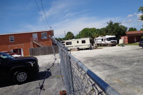 Propiedad comercial en venta en Port Richey, Florida, 365.11 m2 № 953027 - foto 5