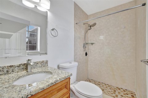 House in Hollywood, Florida 3 bedrooms, 119.1 sq.m. № 1376004 - photo 22