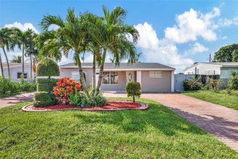 House in Hollywood, Florida 3 bedrooms, 119.1 sq.m. № 1376004 - photo 2