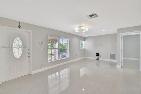 Villa ou maison à vendre à Hollywood, Floride: 3 chambres, 119.1 m2 № 1376004 - photo 6