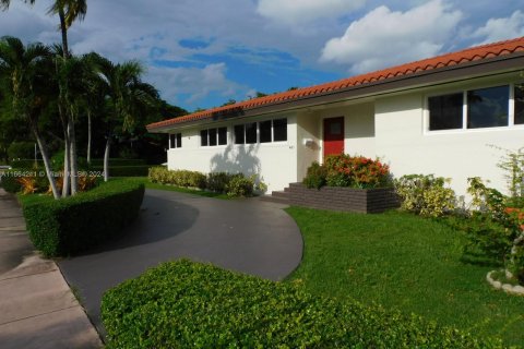 Casa en venta en Coral Gables, Florida, 2 dormitorios, 118.17 m2 № 1375902 - foto 5