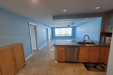 Condo in Fort Lauderdale, Florida, 2 bedrooms  № 1407822 - photo 16