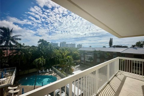 Condo in Fort Lauderdale, Florida, 2 bedrooms  № 1407822 - photo 6