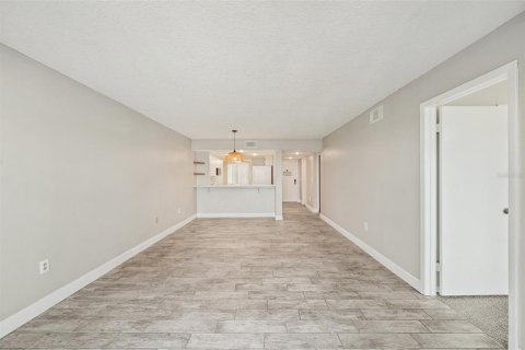 Condo in Port Richey, Florida, 2 bedrooms  № 1274730 - photo 22