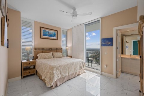 Condo in North Palm Beach, Florida, 3 bedrooms  № 1179829 - photo 19