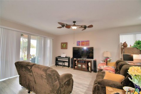 Casa en venta en Lake Alfred, Florida, 4 dormitorios, 191.94 m2 № 1341927 - foto 16