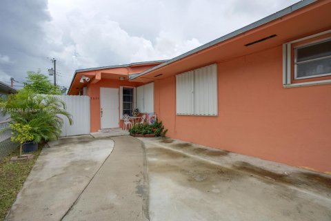 Immobilier commercial à vendre à Miami, Floride: 216.37 m2 № 1331044 - photo 10