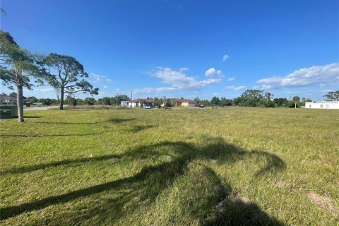 Terreno en venta en North Port, Florida № 1145056 - foto 1