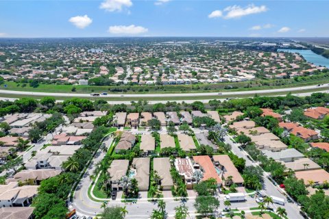 House in Coral Springs, Florida 4 bedrooms, 205.87 sq.m. № 1207747 - photo 7