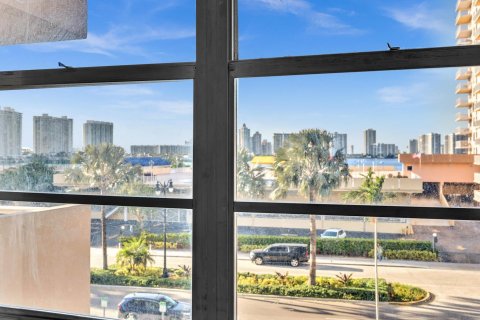 Copropriété à vendre à Sunny Isles Beach, Floride: 1 chambre, 87.61 m2 № 1207837 - photo 24