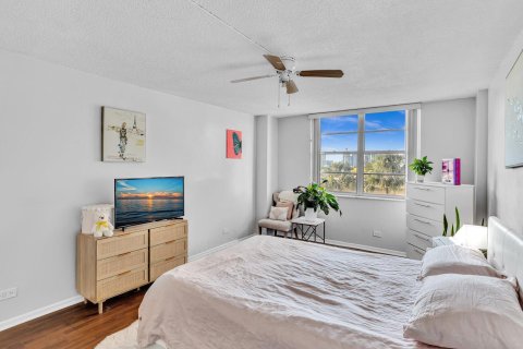 Condo in Sunny Isles Beach, Florida, 1 bedroom  № 1207837 - photo 25