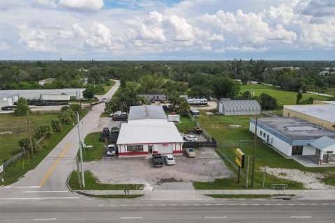 Immobilier commercial à vendre à Punta Gorda, Floride: 278.71 m2 № 733630 - photo 3