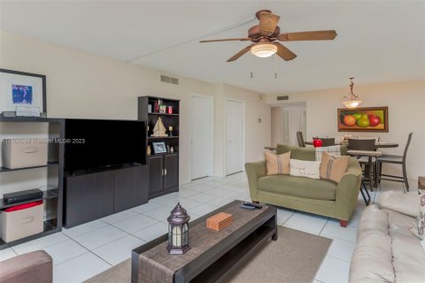 Condominio en venta en Weston, Florida, 2 dormitorios, 116.69 m2 № 912039 - foto 2