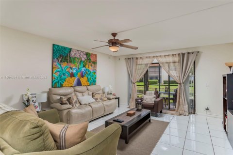 Condominio en venta en Weston, Florida, 2 dormitorios, 116.69 m2 № 912039 - foto 3
