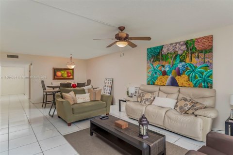 Condominio en venta en Weston, Florida, 2 dormitorios, 116.69 m2 № 912039 - foto 4