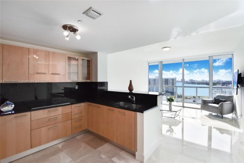 Condominio en venta en Miami Beach, Florida, 1 dormitorio, 70.33 m2 № 1309795 - foto 1