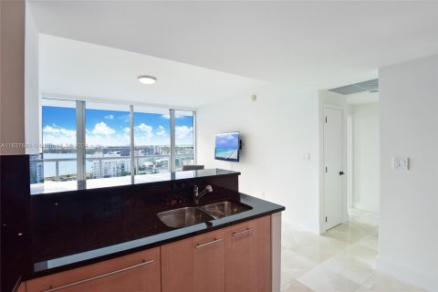 Condo in Miami Beach, Florida, 1 bedroom  № 1309795 - photo 3