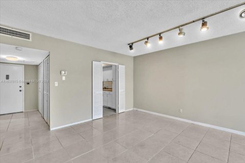 Copropriété à vendre à Miami Beach, Floride: 2 chambres, 91.04 m2 № 1309797 - photo 7