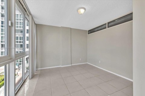 Condo in Miami Beach, Florida, 2 bedrooms  № 1309797 - photo 16