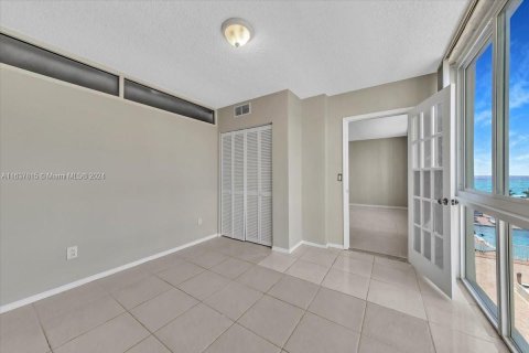 Copropriété à vendre à Miami Beach, Floride: 2 chambres, 91.04 m2 № 1309797 - photo 17