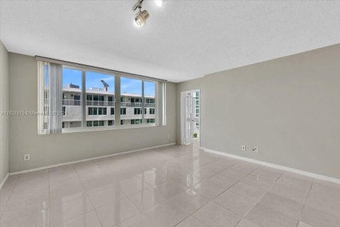 Copropriété à vendre à Miami Beach, Floride: 2 chambres, 91.04 m2 № 1309797 - photo 3