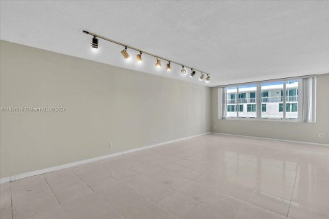 Copropriété à vendre à Miami Beach, Floride: 2 chambres, 91.04 m2 № 1309797 - photo 5