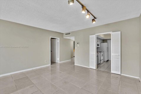 Copropriété à vendre à Miami Beach, Floride: 2 chambres, 91.04 m2 № 1309797 - photo 8