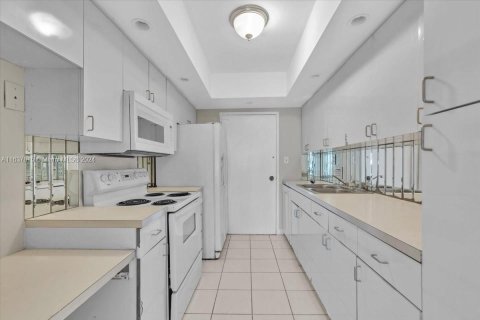 Copropriété à vendre à Miami Beach, Floride: 2 chambres, 91.04 m2 № 1309797 - photo 14