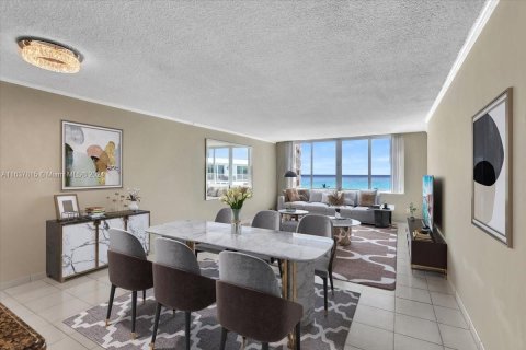 Copropriété à vendre à Miami Beach, Floride: 2 chambres, 91.04 m2 № 1309797 - photo 4