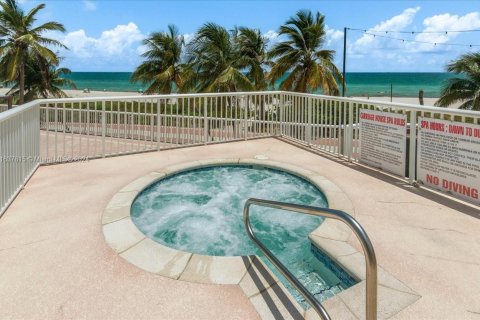 Copropriété à vendre à Miami Beach, Floride: 2 chambres, 91.04 m2 № 1309797 - photo 27