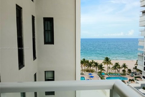 Condominio en venta en Pompano Beach, Florida, 2 dormitorios, 130.06 m2 № 1309792 - foto 1