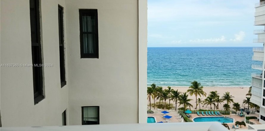 Condominio en Pompano Beach, Florida, 2 dormitorios  № 1309792