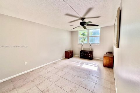 Copropriété à vendre à Tamarac, Floride: 2 chambres, 88.26 m2 № 1309791 - photo 6