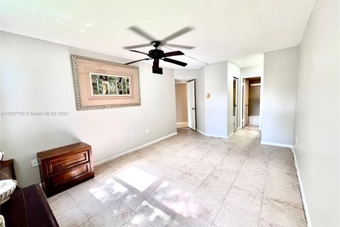 Copropriété à vendre à Tamarac, Floride: 2 chambres, 88.26 m2 № 1309791 - photo 8