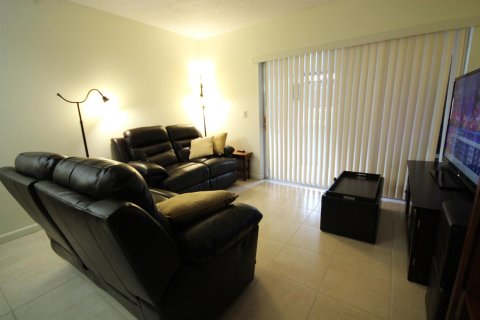 House in West Palm Beach, Florida 1 bedroom, 56.76 sq.m. № 1097414 - photo 14