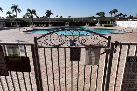 Villa ou maison à vendre à West Palm Beach, Floride: 1 chambre, 56.76 m2 № 1097414 - photo 2