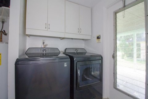 House in North Port, Florida 2 bedrooms, 106.84 sq.m. № 1408231 - photo 29