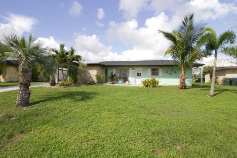 Villa ou maison à vendre à North Port, Floride: 2 chambres, 106.84 m2 № 1408231 - photo 1